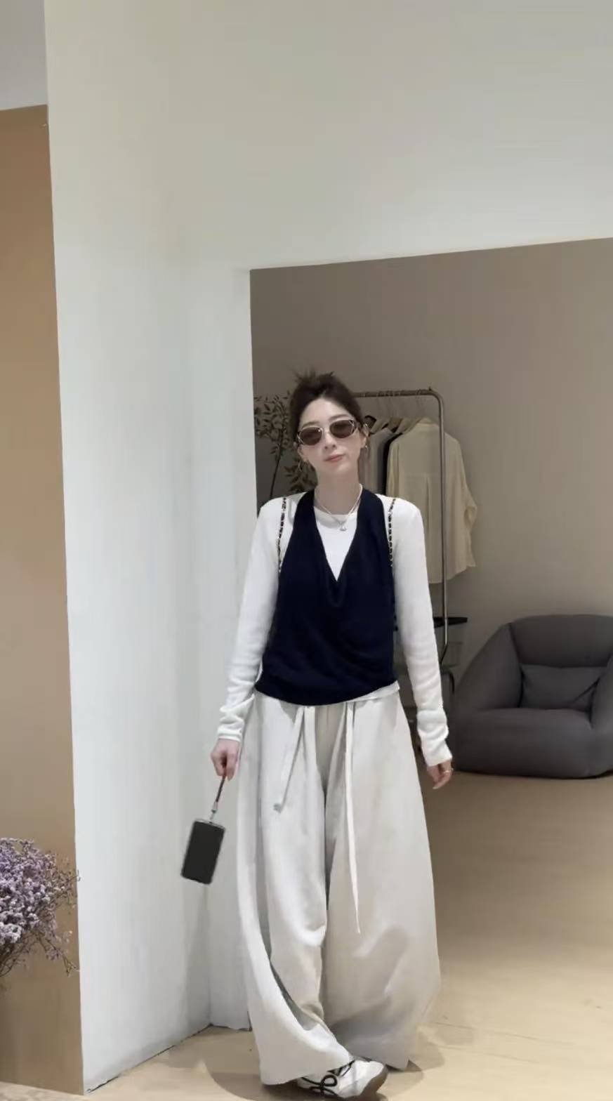 Women's Three-Piece Fashion Set with Two-Piece Top Design and Slimming Wide-Leg Pants - Image 3