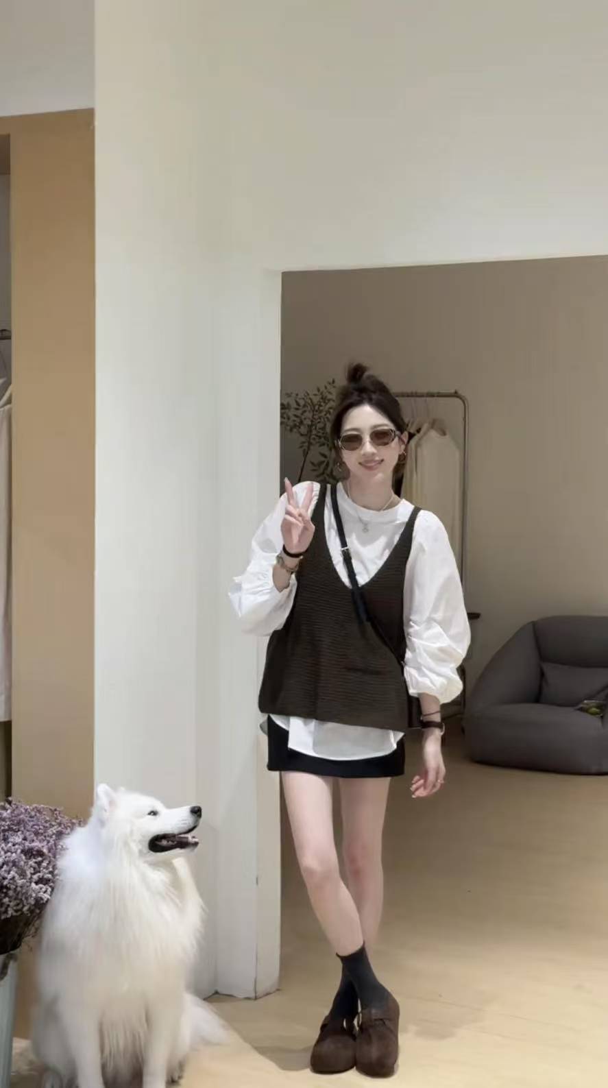 Early Autumn Korean Minimalist Slimming Shirt and Knit Vest and Skirt Pants Three Piece Set