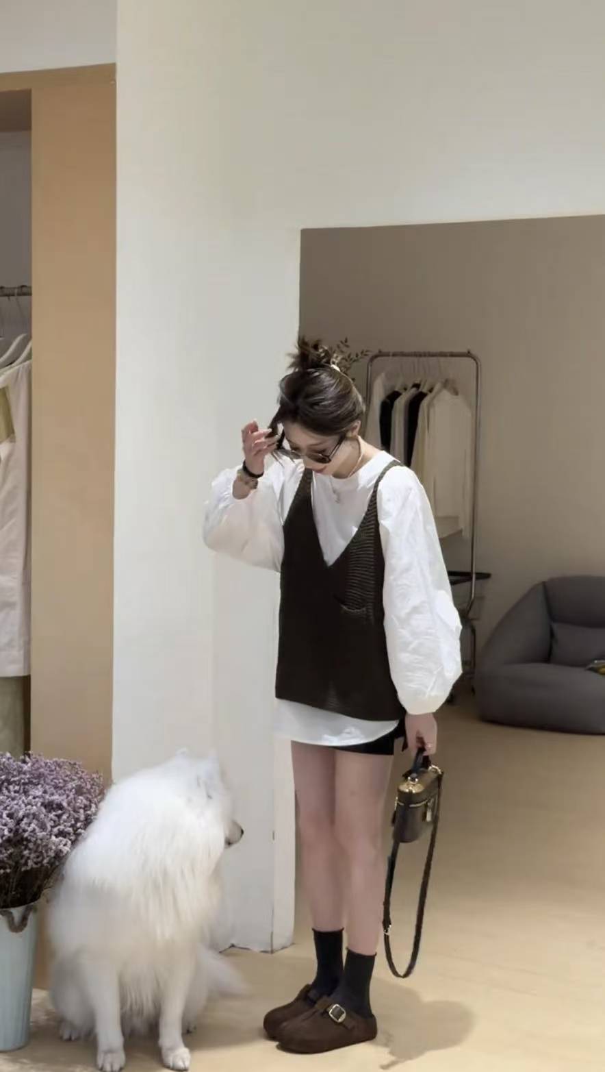 Early Autumn Korean Minimalist Slimming Shirt and Knit Vest and Skirt Pants Three Piece Set - Image 3